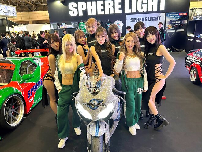 速報！「東京オートサロン 2024」が開幕！！ ド迫力のドリフト走行実演も、“可愛い子ちゃんやセクシー系美女まで” イベントを彩るコンパニオンも、待っている！【編集部リポート 第1弾】の画像020