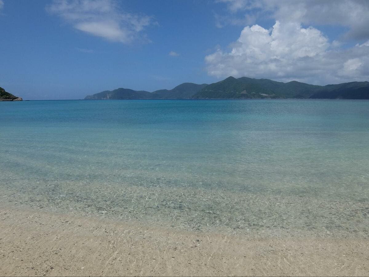 一生に一度は訪れたい」絶景の島！ 全国38島上陸「離島マニア」ライターが本気で選んだ「トップ3」現地レポ｜概要｜トラベル｜レポート｜BRAVO  MOUNTAIN