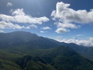 1泊2日で百名山を2座登頂！ 異名を持つ巨石・奇岩の絶景「瑞牆山」と「金峰山」 コスパも魅力の富士見平小屋テント泊「登山レポ」