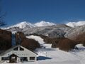 暖冬小雪の今シーズン「春時期の間違いない」スキー場選び【標高2,000m超】は国内に数えるほどしかない「天上の別世界」の画像011
