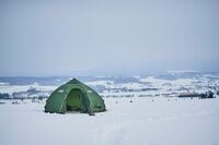 ”北海道なのに冬しか営業してない” 幻のキャンプ場がある！？ 『春まで絶景の雪中キャンプ場』3選【絶景キャンプ場ガイド-言葉を失うほどの風景に会いに行こう- vol.7】