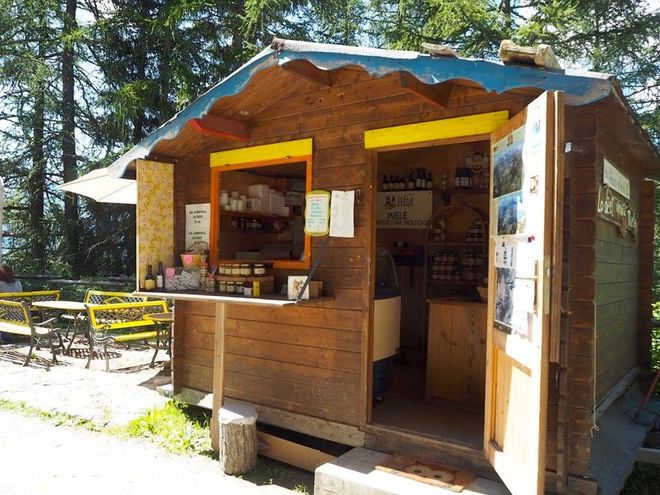 人口100人に満たない小さな山間の村、アルプスを歩きつくしたプロたちが惚れ込むイタリアの秘密の避暑地【ブーツの国の街角で vol.12「シャモワ」イタリア／ヴァッレ・ダオスタ州】の画像017