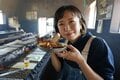 「食べ物メニューは3つだけ」！  知る人ぞ知る北海道の絶品炭火焼チキン！  家族経営「東千歳バーベキュー」の「魔法の白い粉」とは？の画像011