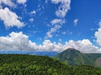 【秋山を満喫！日帰りで行く百名山・第5回】広大な山頂は見渡す限り“岩塊”だらけ！ 360度の大展望が魅力の「蓼科山」