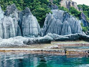 一度は見たい「下北半島」の絶景！ この世とは思えない「恐山・仏ヶ浦」絶品マグロ丼「大間崎」放牧「寒立馬」首都圏から800㎞「大自然の宝庫」レポート
