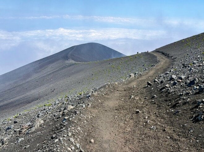 「富士山の知られざる魅力」混雑を避けて歩く。活火山の迫力を感じる夏の山旅【日本で山登りはじめました vol.8】の画像001