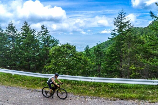 【自転車】夏が始まった！ 県境、峠をつなぐ標高2,000mの高原を走る「絶景グラベルロードが爽快すぎた」  長野県東御市・小諸市 2025年の画像007
