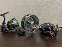 釣り師の金言「初心者はロッドの前に良いリール」！  最初の１つにオススメしたい「コスパ最強」高機能リール3選