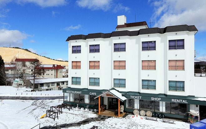 【スキーイン＆アウトができる宿  2025／26シーズン】タイパ抜群で移動ストレスも一切なし！  長野・新潟の「スキー場直結ホテル」7選の画像005