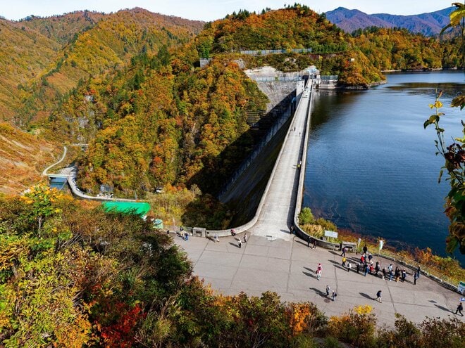 「奥只見湖遊覧船」 2,000m級の山々に囲まれた湖で大自然の紅葉世界に浸る【紅葉フォトトレッキングガイド vol.2】新潟県・魚沼エリアの画像004