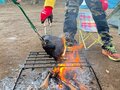 初心者でも「道具ゼロ」から総額4500円で楽しめる豪快バーベキュー料理「ビア缶チキン」！  調理の一部始終と「予想外すぎる」衝撃結果の画像008