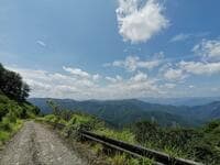 「空を駆ける」感覚の「天空の林道」！ 天空の城・竹田城だけじゃない兵庫県朝来市の「異次元ツーリング体験」