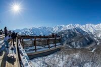 絶景テラスは白馬随一の集客スポット「白馬岩岳マウンテンリゾート」、日本を代表する名門リゾート「軽井沢プリンスホテルスキー場」【この冬行くべき、体験すべき！ スノーリゾート特集 vol.2】