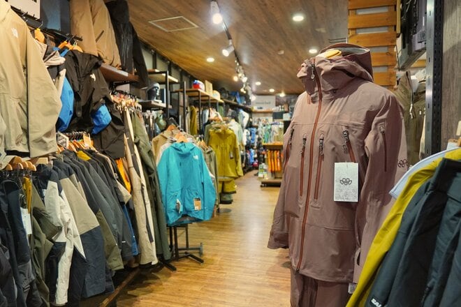 【特集】オリンピアン・吉岡大輔が教える「後悔しないスキーギアの選び方」 越後湯沢クレブスポーツで学ぶ　新潟県・2025年の画像001