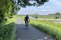 夏の “背中びしょびしょ” とサヨナラ！ 自転車通勤に快適すぎる、アウトドア仕様のワンショルダー万能バッグ「サイバトロン フロントバッグ」レポ！の画像001