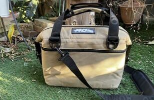 冬キャンプのクーラーはソフトタイプで決まり！  寒い季節になにかと都合がいい！  ハードとの比較・検証では意外な結果も出て…「使い勝手レポ」