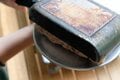 “夏キャンプで屋台気分”を味わえる！？  卵焼き器で焼く「スクエアつくね」がビールにぴったり！【季節の外ごはん vol.43】の画像001