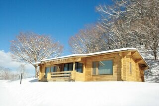 軽井沢プリンスホテルのコテージタイプの客室は山小屋気分が味わえる