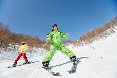 春スキーの正解はココ！ 2025/26シーズン】3月でも極上の天然雪に