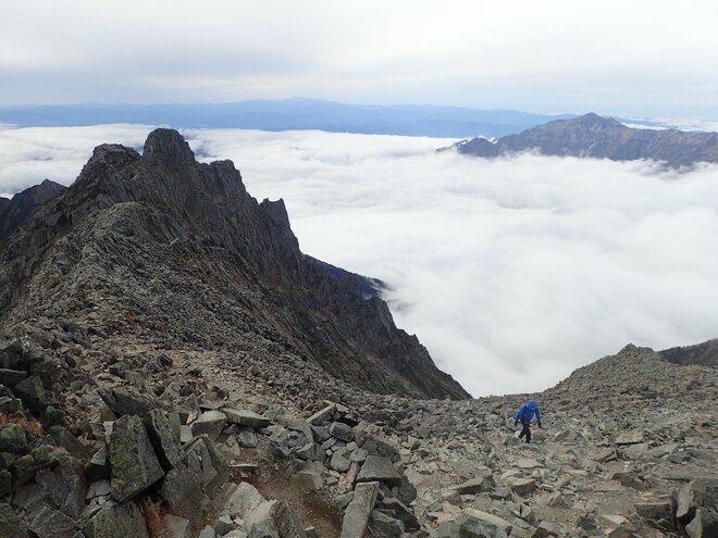【晩秋登山】北アルプスの絶景をひとり占め！ 登山者の少ない “穴場” シーズンを狙って「涸沢」＆「奥穂高岳」への画像019
