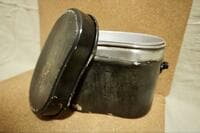 「フライパン・蒸し器・オーブン・燻製・揚げ物」も…万能調理器具「飯盒」の魅力と「おすすめの使い方」とは？