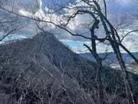 名瀑で取る「夏の涼」は特別感アリ！？  茨城の隠れた絶景低山「生瀬富士」現地レポ！  登山中も＆下山後にも「袋田の滝」が見られるハイキングコースとは