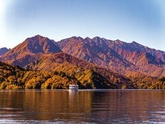 【カメラを持って秋山へ行こう】「奥只見湖遊覧船」紅葉フォトトレッキングガイド＜新潟県魚沼市＞
