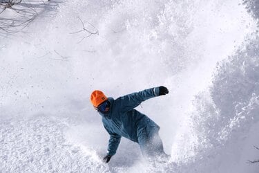 オグナほたかスキー場】「100％天然雪」がもたらすパウダースノーは