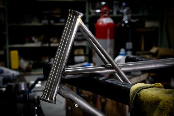 ロードバイク “あきらめ組” も納得の精度＆乗り心地！  メイドイン讃岐のハイエンド折りたたみミニベロ「Tyrell FCX」で、しまなみ海道を走ってみた！の画像002