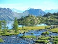 雪を頂くモンテ・ローザ山脈の絶景を望み「白い湖」と「暗い湖」をめぐる！ 「アヴィック山自然公園」の登山道（後編）【ブーツの国の街角で vol.29】の画像002