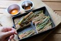 “夏キャンプで屋台気分”を味わえる！？  卵焼き器で焼く「スクエアつくね」がビールにぴったり！【季節の外ごはん vol.43】の画像009