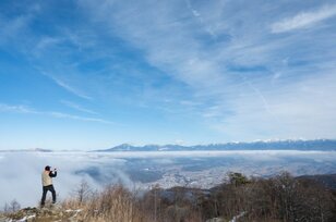 【日本百名山が36座も見える】大展望と霧氷が美しい「守屋山」雪中ハイキングの魅力