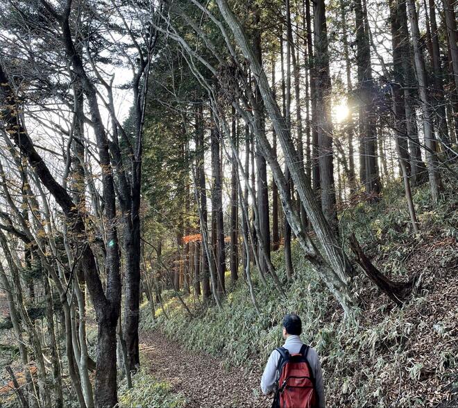 冬空の絶景を堪能したい！  茨城のパノラマ低山「八溝山」山頂展望台からの眺望＆修験の歴史も味わう、約3時間ハイキングコースの画像001