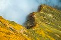 【登山】“滝雲”の名所、枝折峠！  遥かなる稜線を辿る紅葉の百名山「越後駒ヶ岳」へ   新潟県 2026年の画像007
