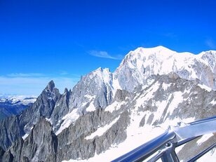 モンブラン、モンテローザ、マッターホルンなどの名峰がズラリ！「天国に一番近い州」で絶景を！【ブーツの国の街角で「クールマイユール」イタリア／ヴァッレ・ダオスタ州】