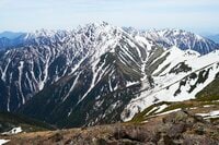 残雪期だけしか歩けないルートを辿る、GWの聖岳〜荒川三山4泊5日縦走【南アルプスの日々 vol.3】