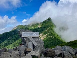 残暑を避けて登りたい「歩き出しから涼しい日帰りがっつりルート」 八ヶ岳・権現岳