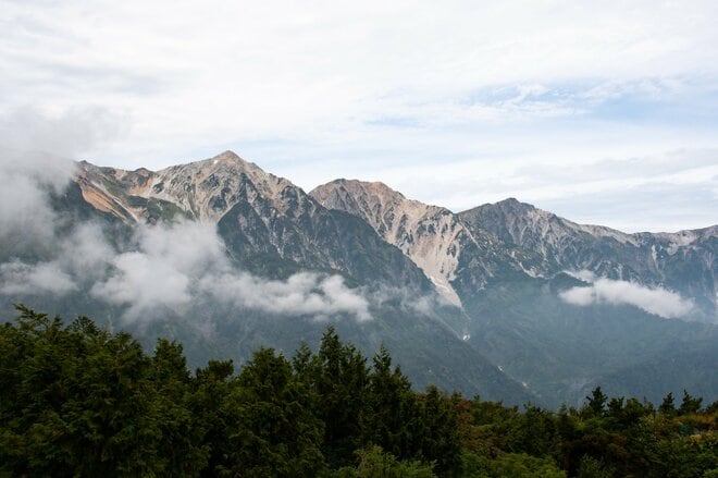 【八方尾根】SNS映え間違いなし!?  幻想的な光景を鏡のように映す「八方池トレッキング」 下山後は山麓のアウトドアショップめぐりも！【長野県・白馬村】の画像008