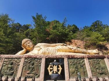 創元会委員,中山節子「南仏風景（ブオー畑）」４号油彩,77年,サントロペ,額なし 5ページ目) 巨大十一面観音像が目印！ 大阪府・能勢町の想像を超える