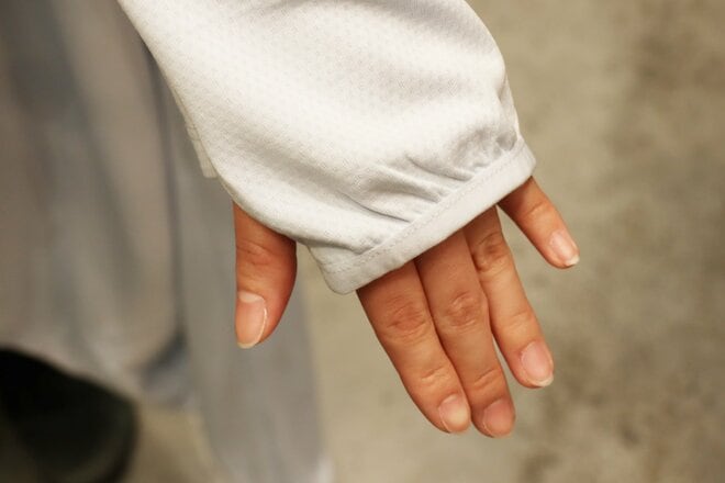 【ショップ店員に聞く！ 注目のアウトドアウェア】女性のための “UVカット” パーカーは “遮熱” 効果も加わり、肌をがっちりガードしてくれます！〈ワークマンvol.4〉の画像004