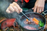 野外調理の強い味方！ 話題の超軽量クッキングギア