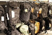 【ショップ店員に聞く！ イチ推しアウトドアギア】はじめてのバックパックはシンプルで使い勝手のいい「グレゴリー」はいかが？〈アルペントーキョー vol.2〉