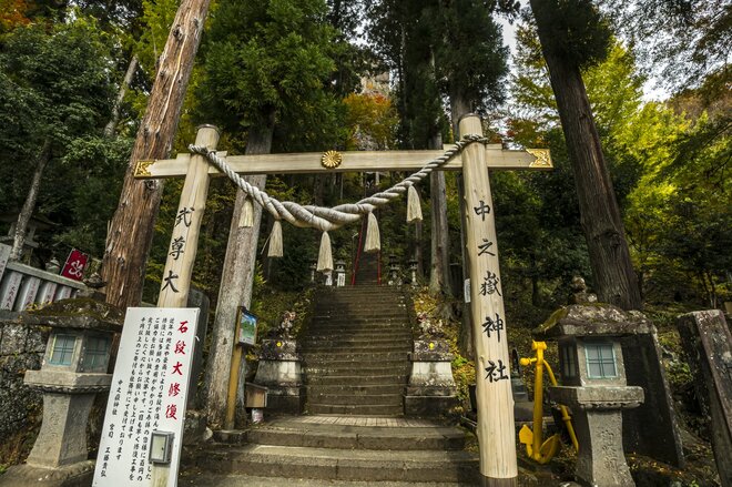 【妙義山】紅葉と奇岩のコントラストが見事な石門群をいく錦繍の絶景巡り！  スリリングすぎる “石門コース” 登山　群馬県｜2025年の画像011
