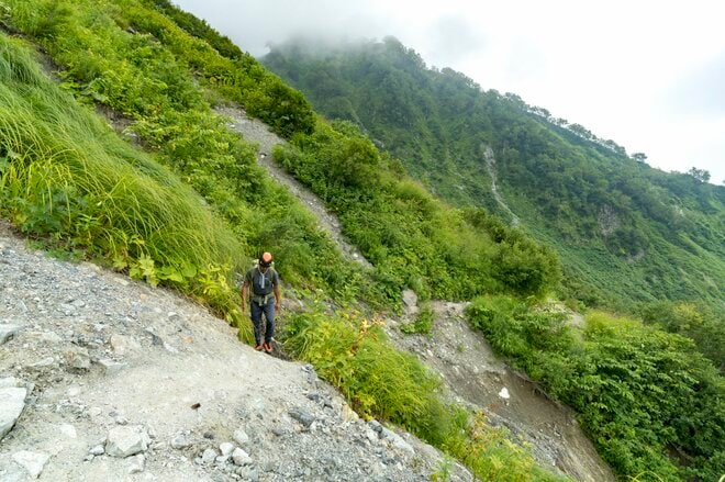 白馬連峰の稜線に建つ天空の山小屋「天狗山荘」 “360度の絶景” と “高山植物の希少種ウルップソウ”  自慢の「天狗鍋」も堪能【長野県白馬村】の画像003
