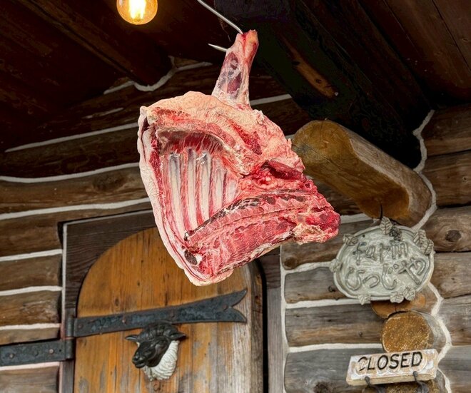 【わざわざ行く価値がある！】“自家飼育100％のジンギスカン” を提供する山形の名店「ひつじや」と春スキーの極上プランの画像004