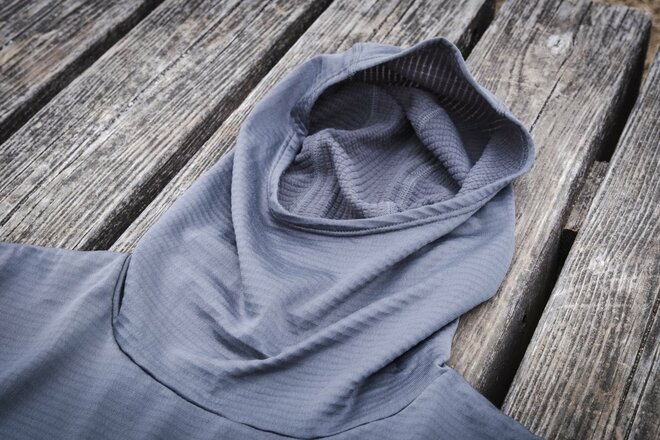 老舗下着メーカーの本気アウトドアインナー！「GRID-TEC+」の最上位モデル「フーディーサムホール」を3か月着倒して実感した、手放せない魅力とは？の画像004