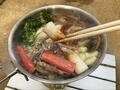 「100均ダイソー缶詰」で作る定番キャンプ飯アヒージョ！  カニカマほか「絶品だった意外すぎる3つの食材」の画像007