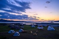 ミサイルよりもキャンプ場！  ”町の秘策”は釣り好き垂涎「全国有数の豊かな海」にあった
