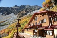 【特集 そこに山小屋を興して】北アルプス山小屋ヒストリー 第10回『涸沢小屋』 ともに山を楽しむ「仲間」として “従業員にも登山者にも「自分たちの山小屋」だと感じてもらいたい”  2025年