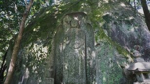 一周するだけで「西国三十三所巡り」が叶う？  40体の「磨崖仏」と絶景が待つパワースポット！【三重県・石山観音公園】